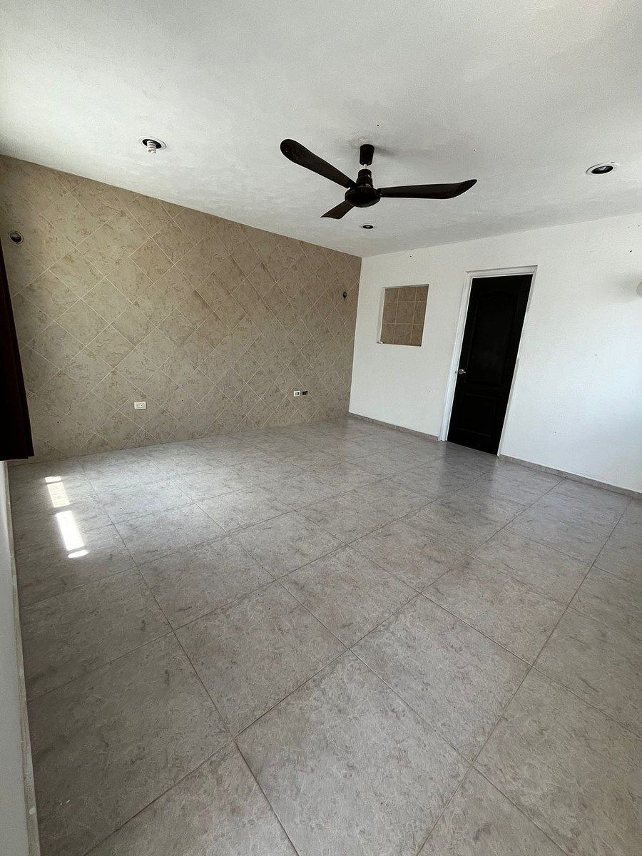 19 de 33: Vista de habitacion de planta alta