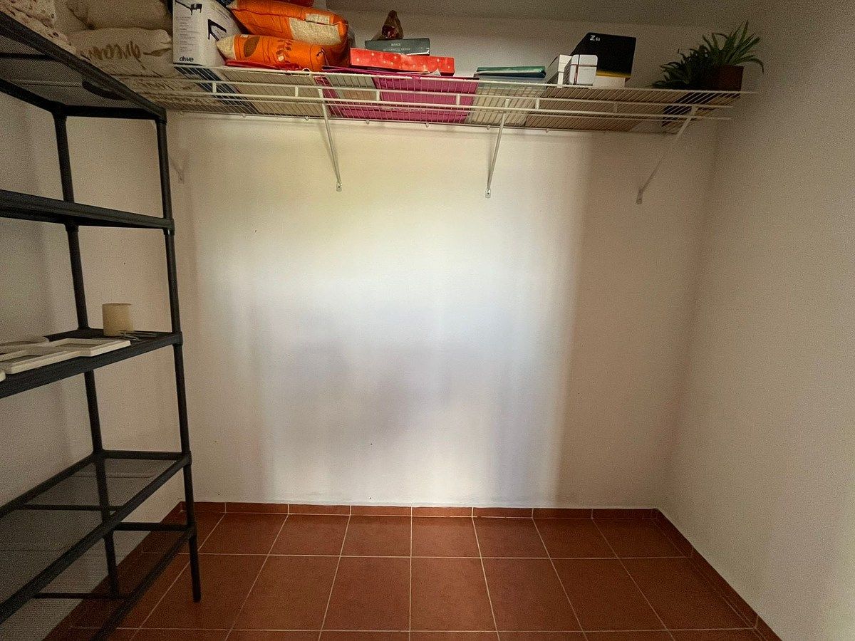 24 de 33: Espacio clóset vestidor en planta alta