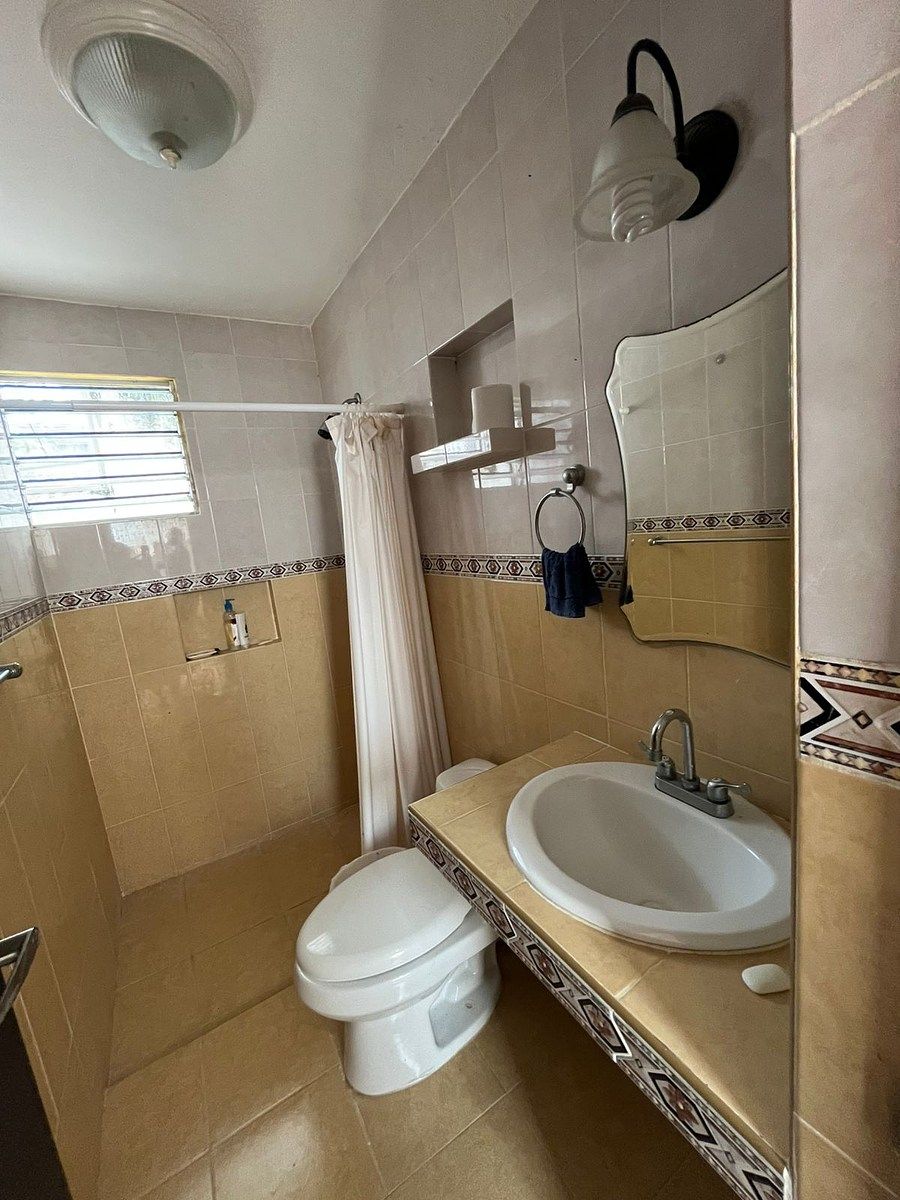 23 de 33: Baño en planta baja