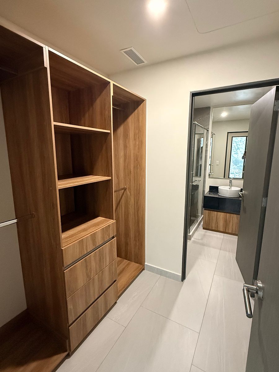 13 de 16: closet rechazó principal