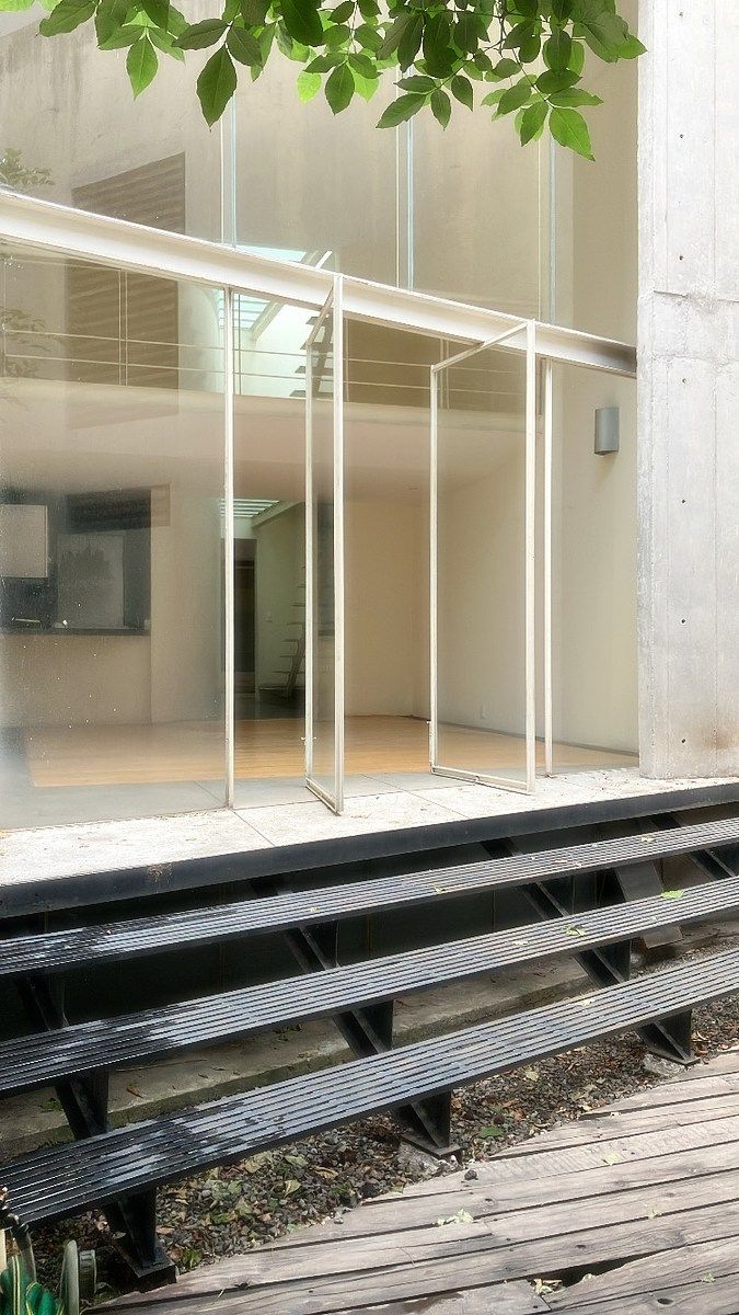 9 de 30: Vista desde el patio trasero