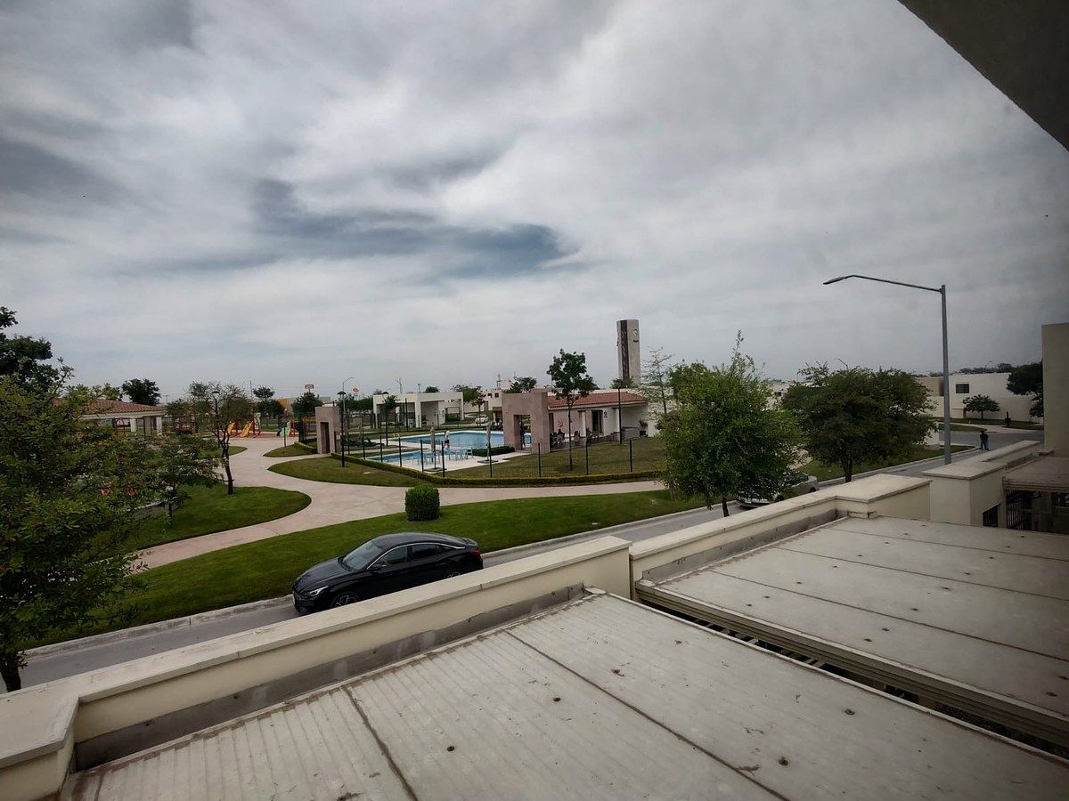 5 de 14: vista ala piscina