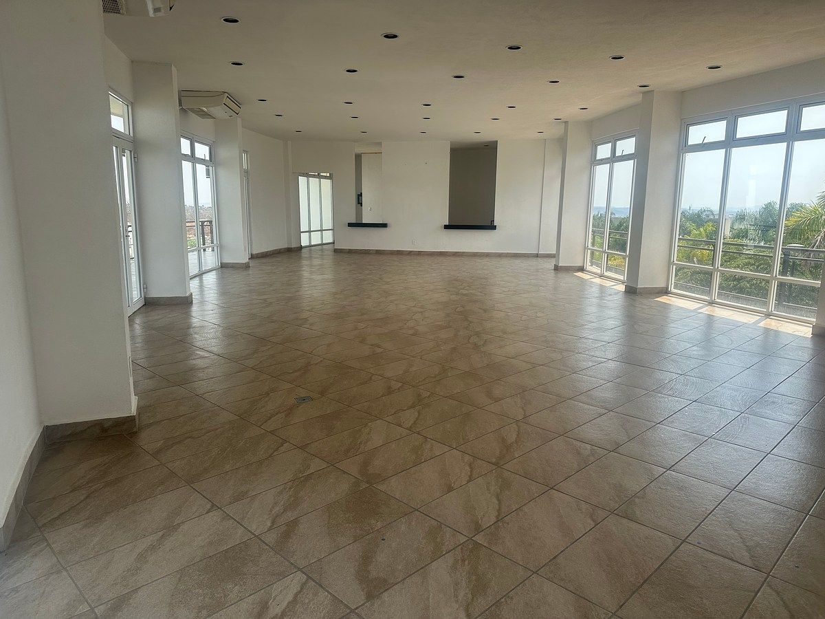 21 of 22: Salón de usos múltiples