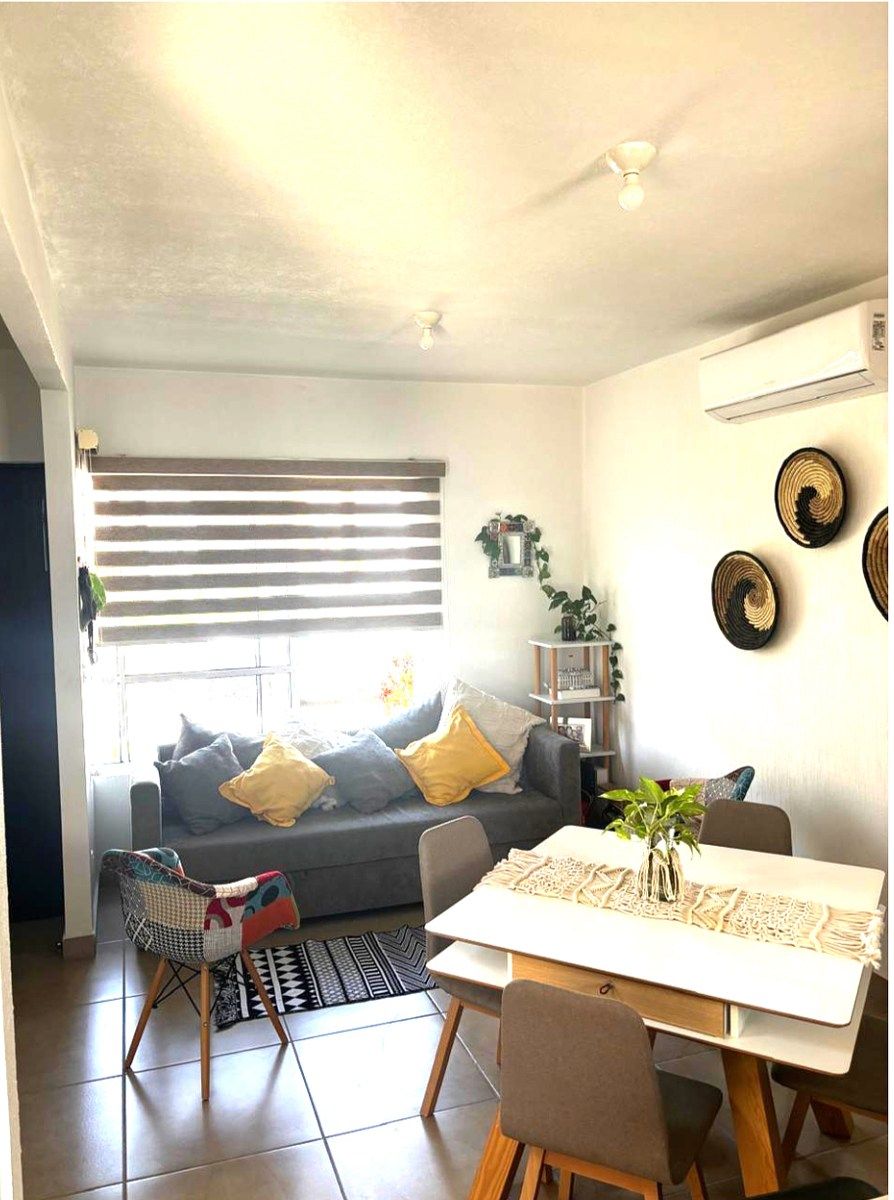 2 of 22: Sala y comedor