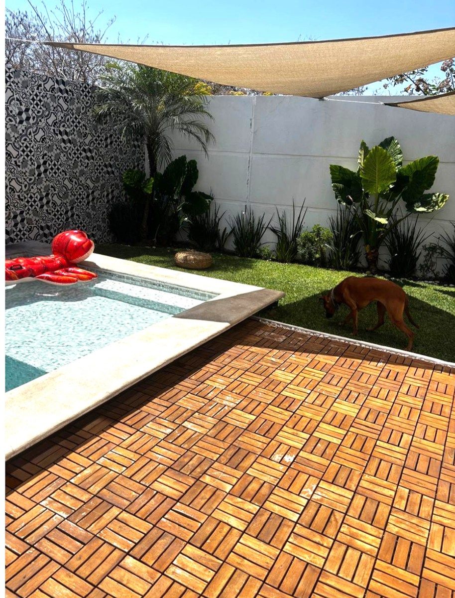 9 of 22: Alberca privada