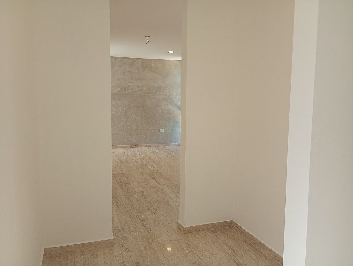 29 de 34: Closet vestidor recámara principal