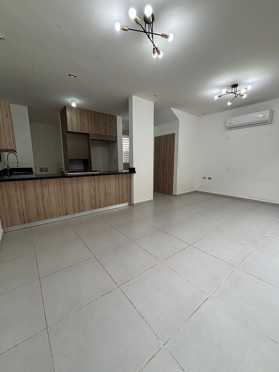 11 of 33: Sala - Comedor