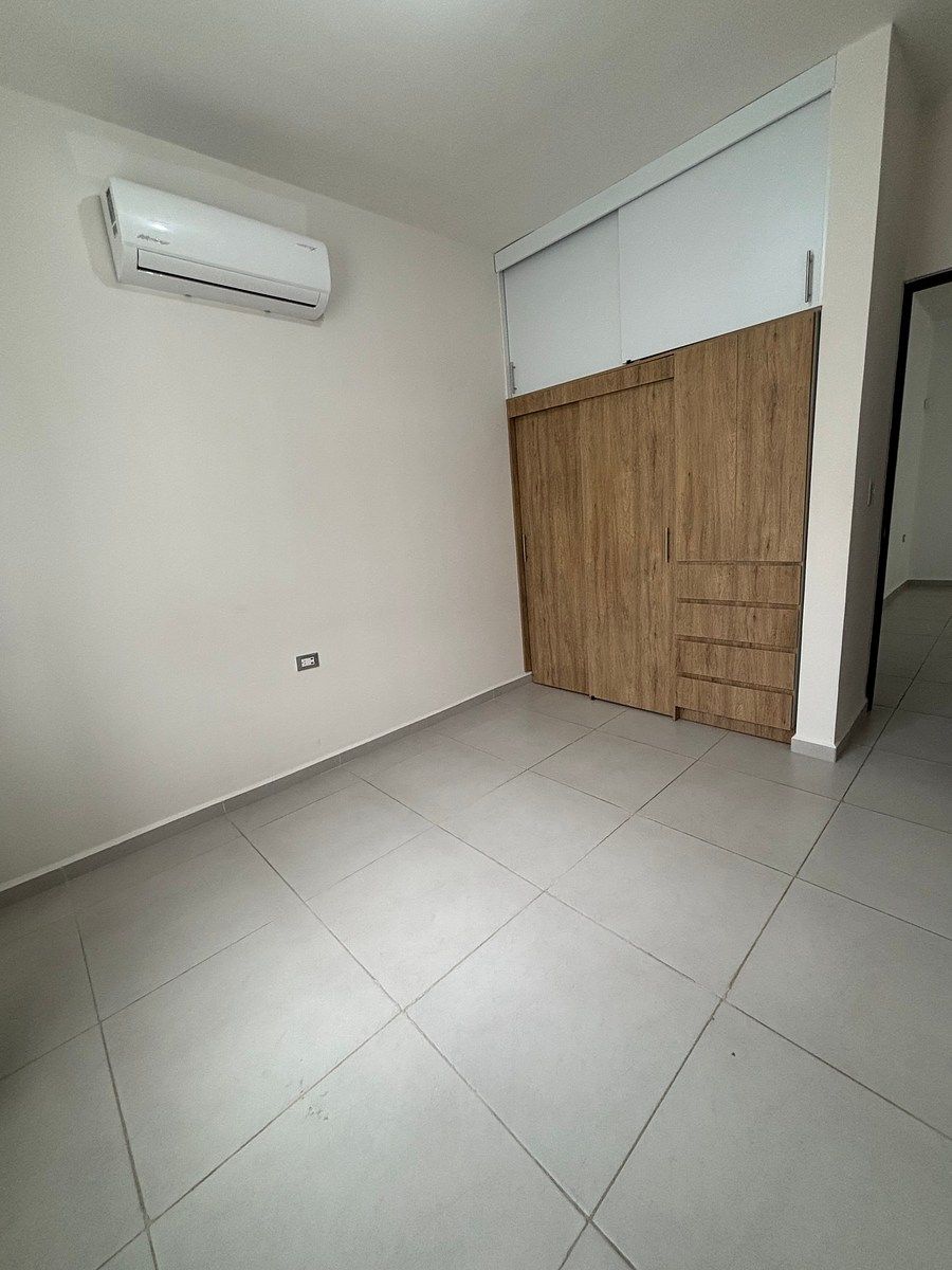 15 of 33: Recámara Secundaria 2