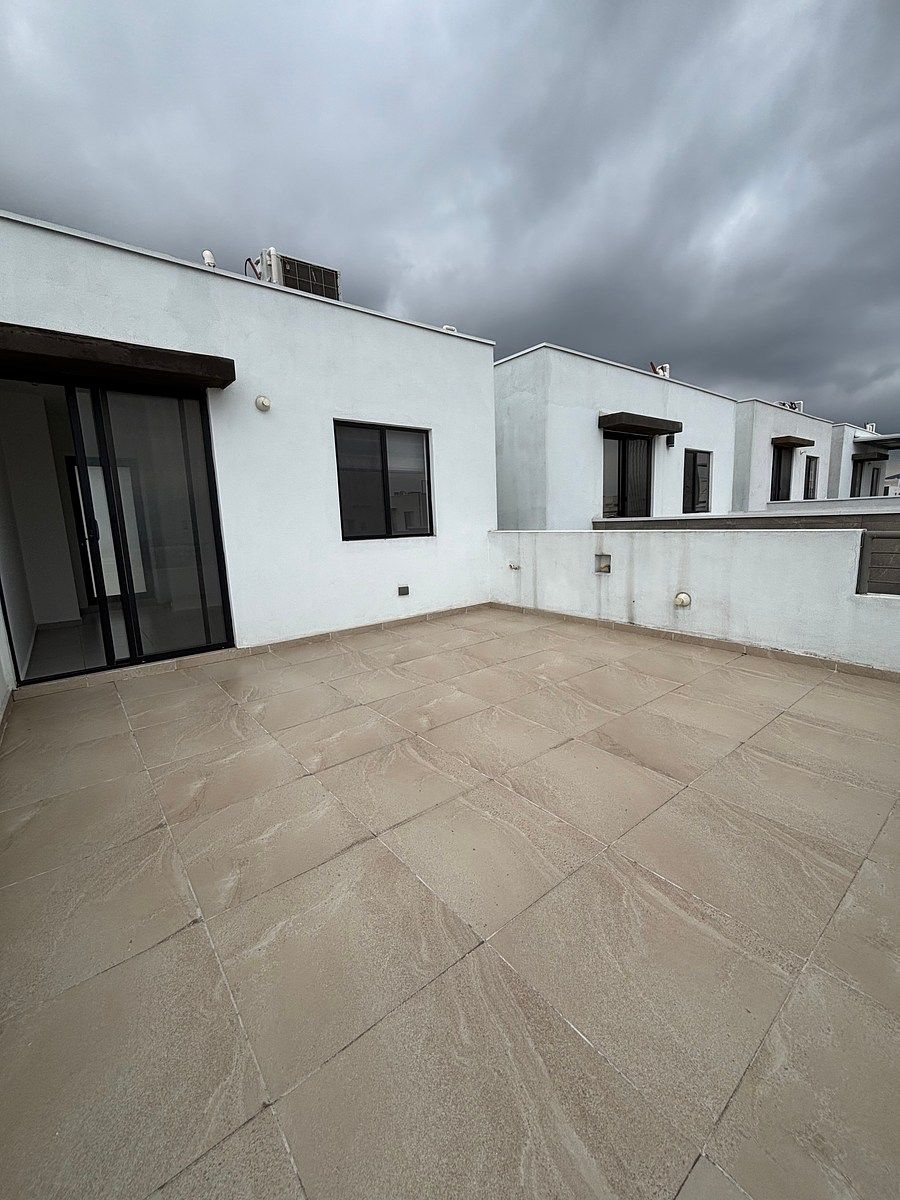 25 of 33: Terraza 1 ( principal )