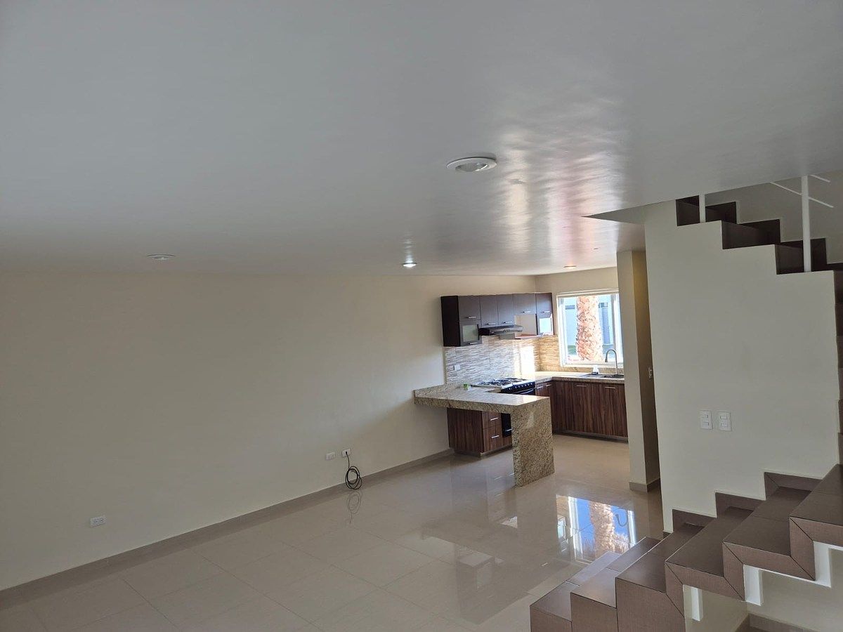 3 de 15: SALA COMEDOR