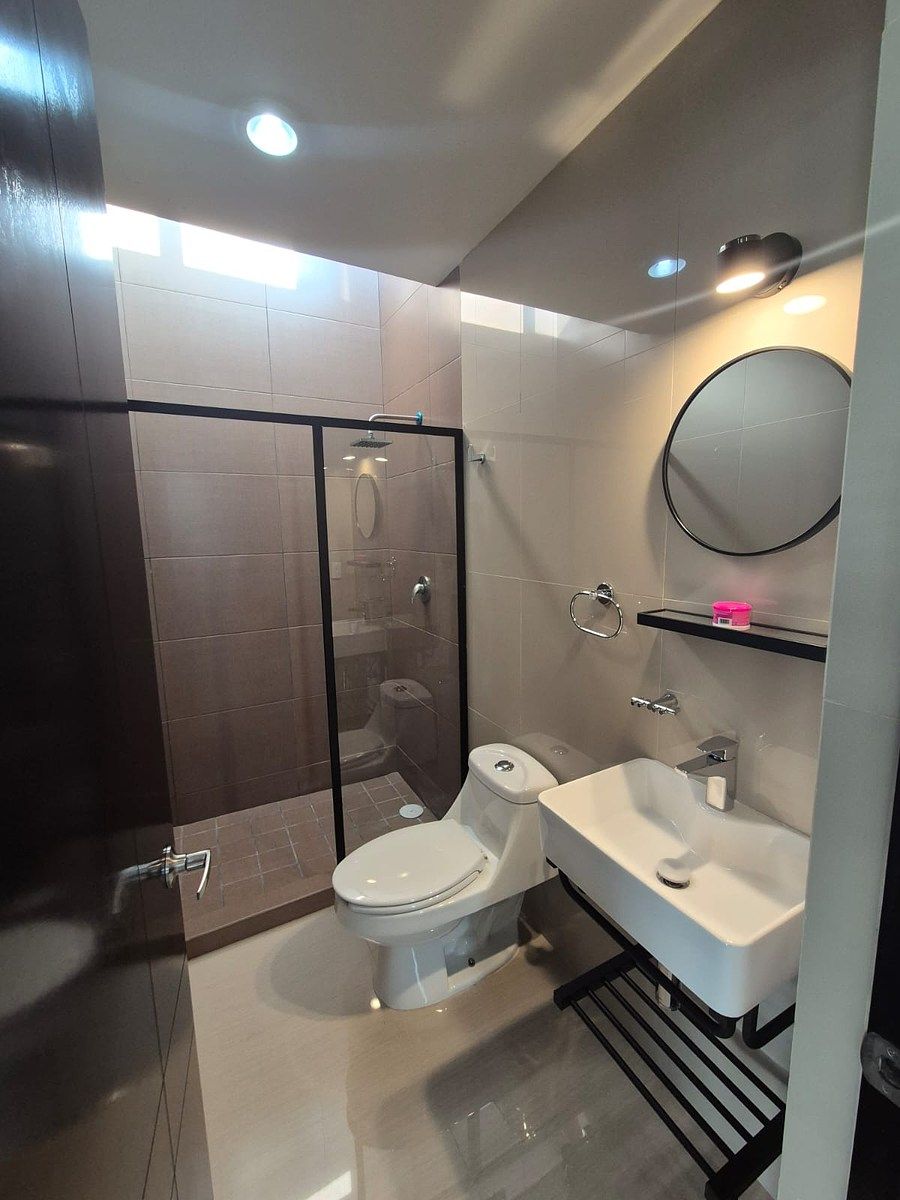 11 de 15: BAÑO PLANTA ALTA