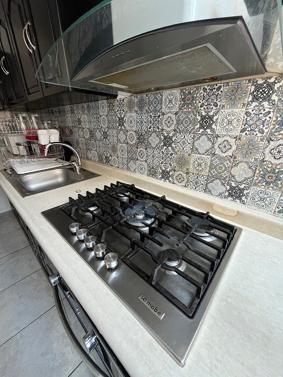 9 de 17: Incluye estufa , campana