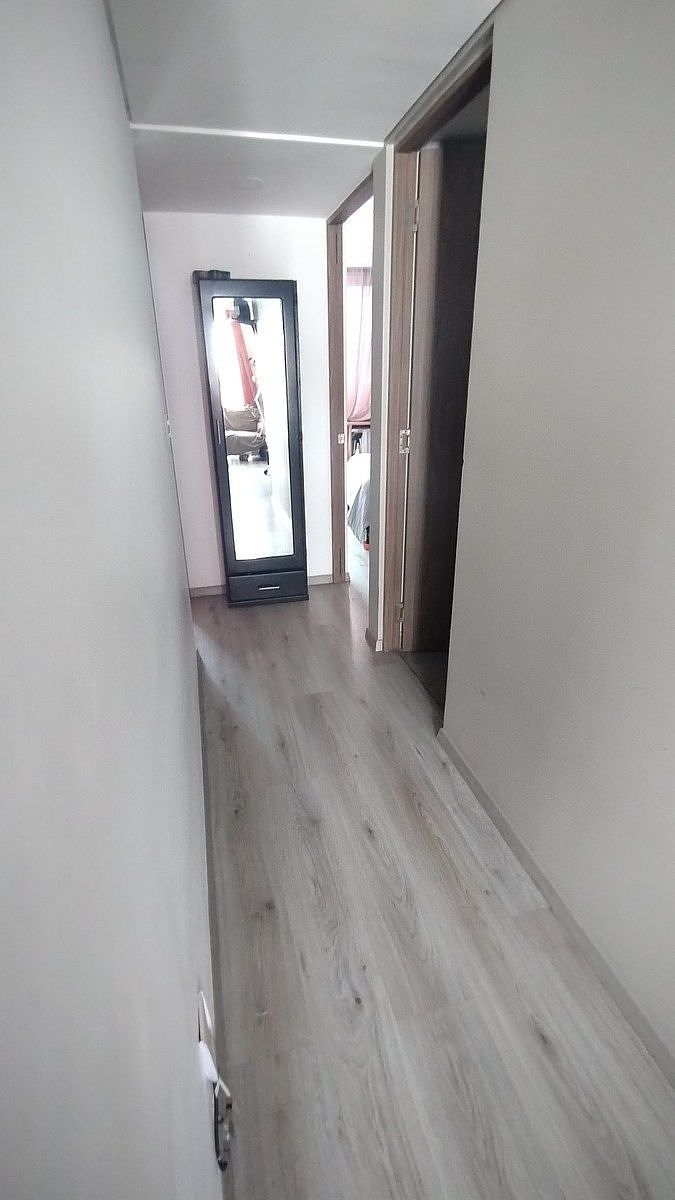 6 de 28: pasillo distribución