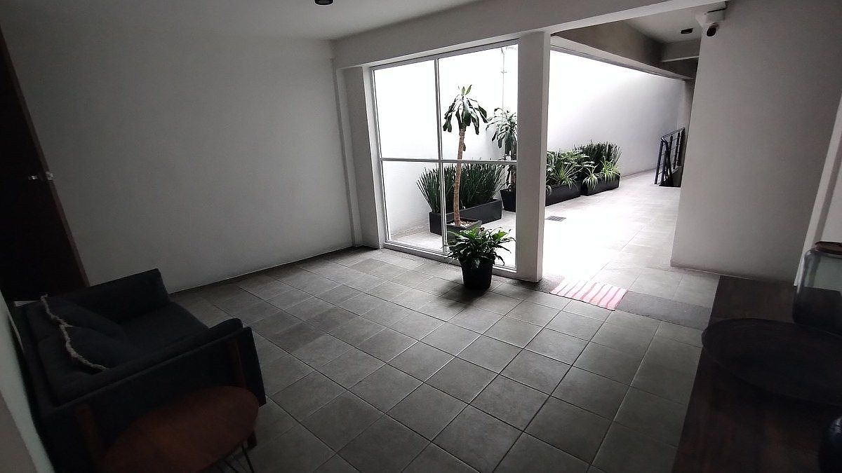 26 de 28: lobby Recepción