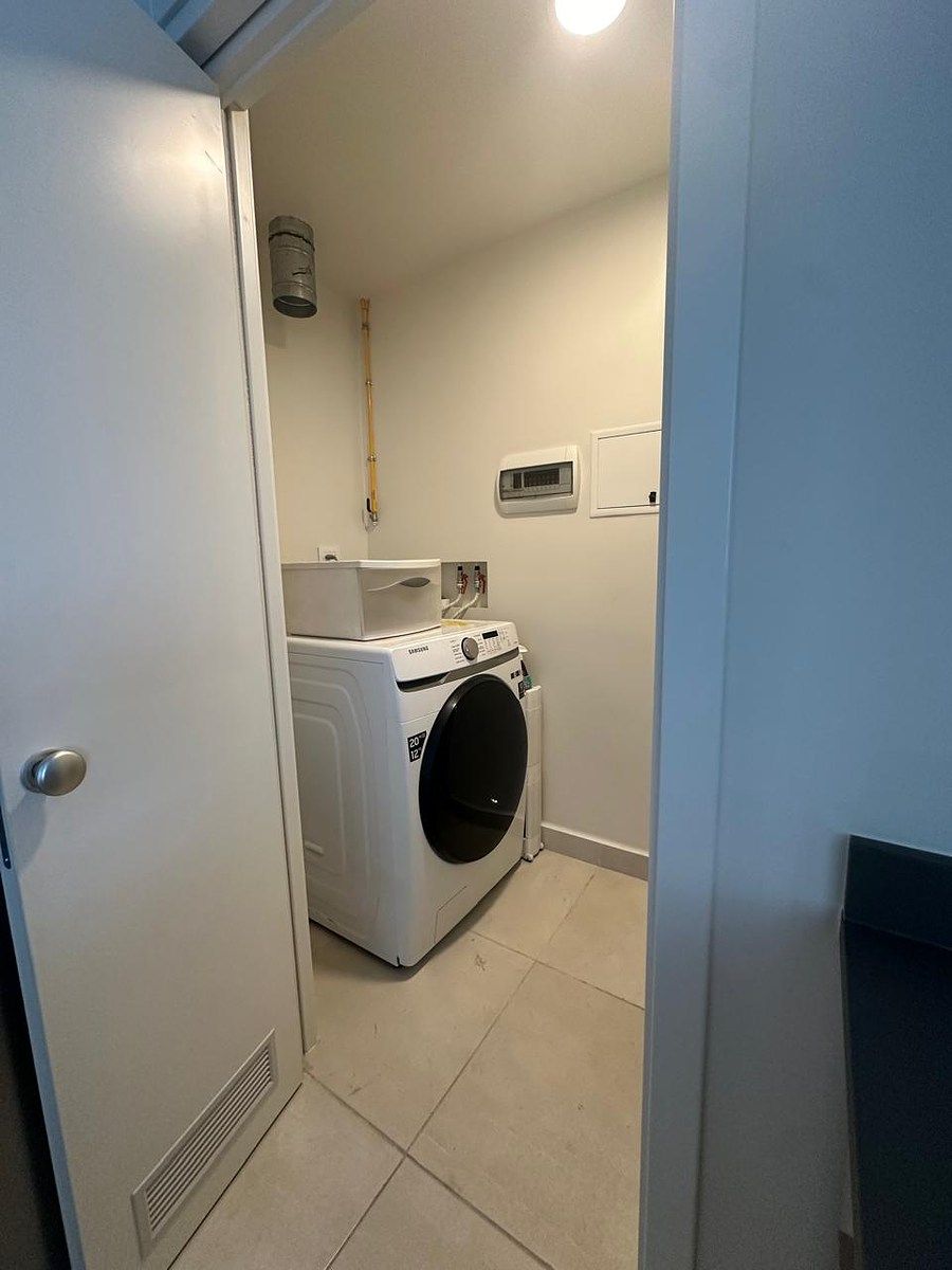 9 of 13: Lavasecadora