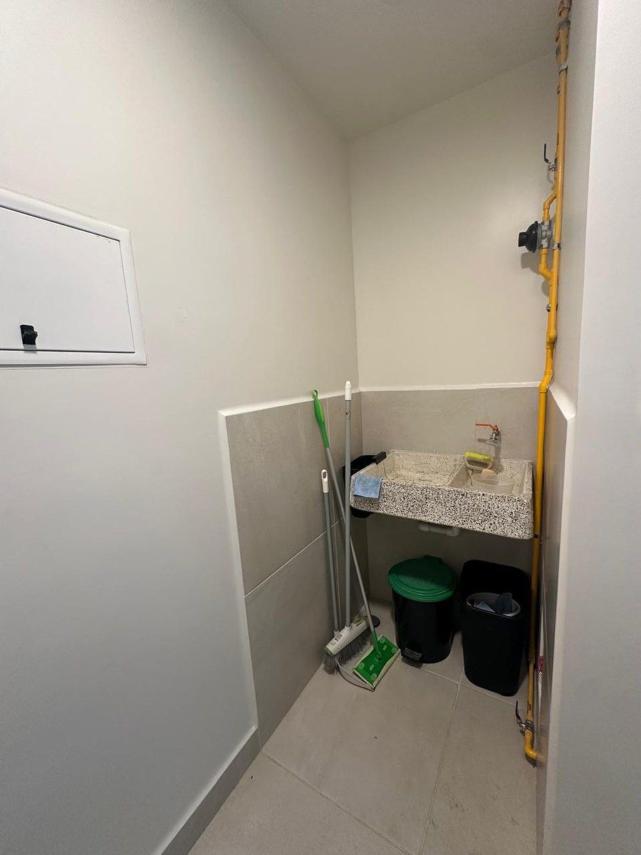 7 of 13: Área lavado