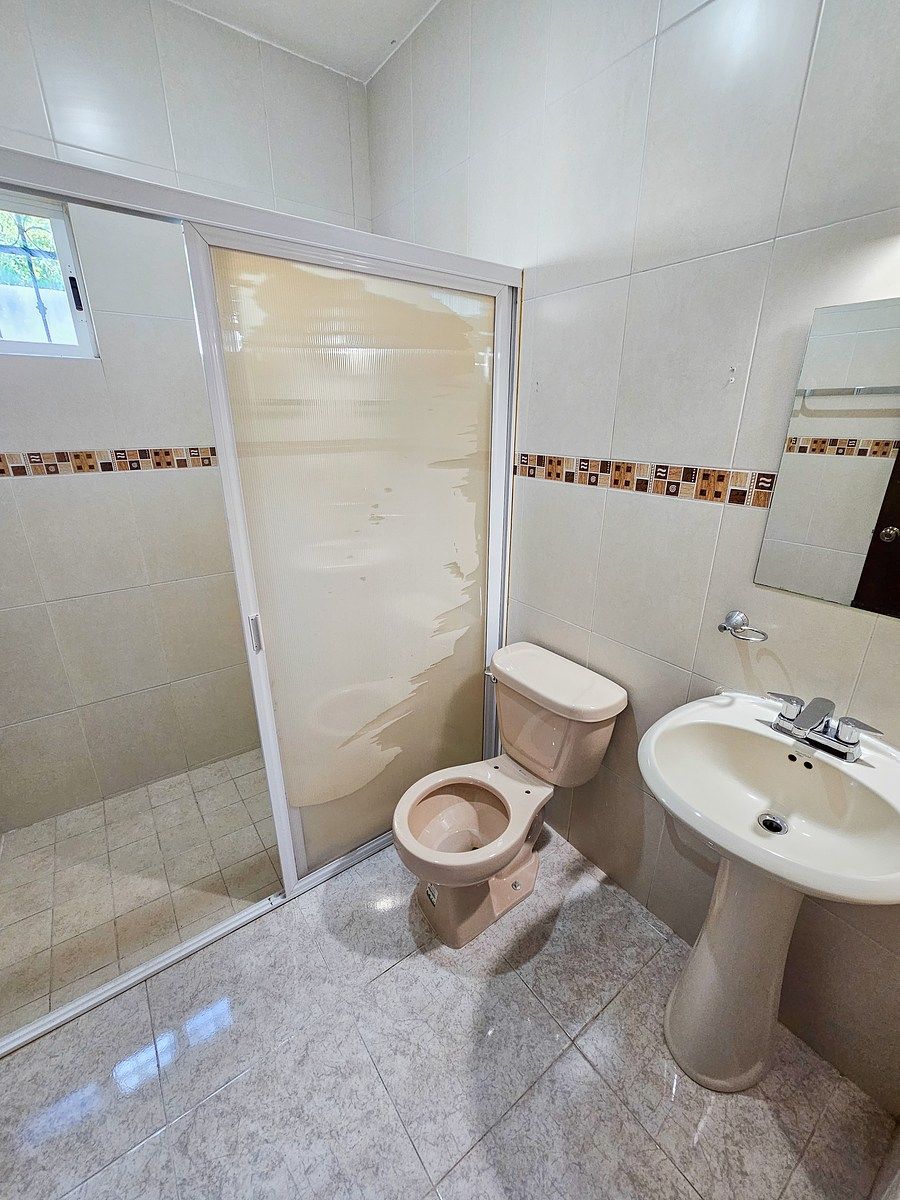 16 of 18: Baño completo