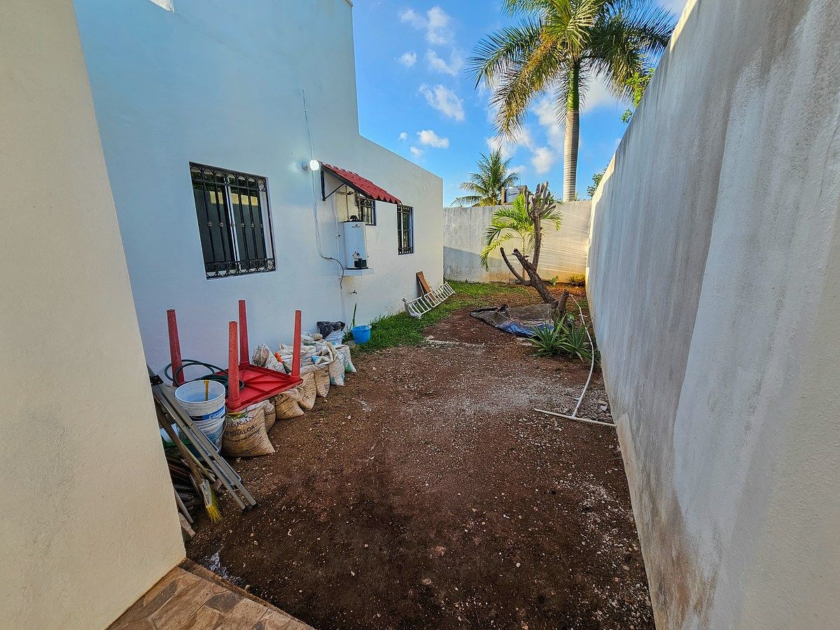 17 of 18: Pasillo del terreno excedente