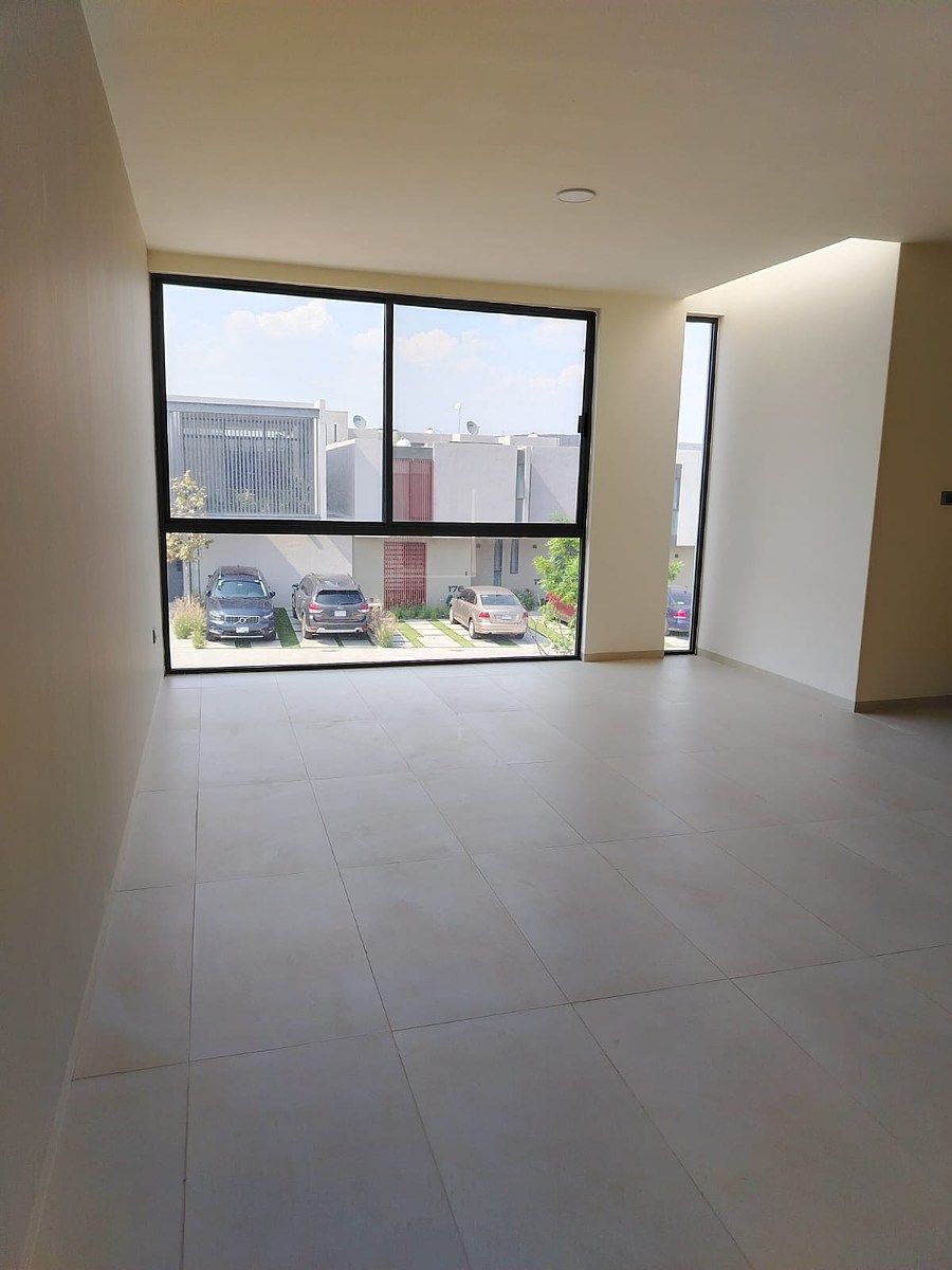 2 of 23: Área de Sala