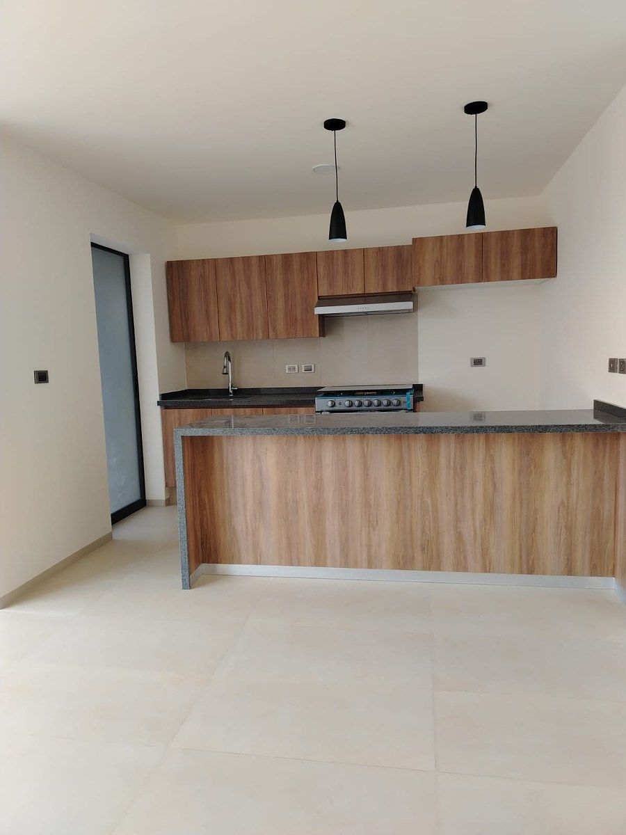 4 of 23: Cocina equipada