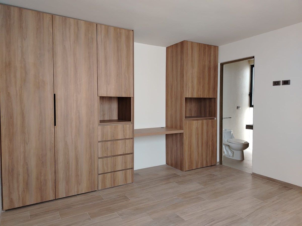 10 of 23: Habitación principal con closert