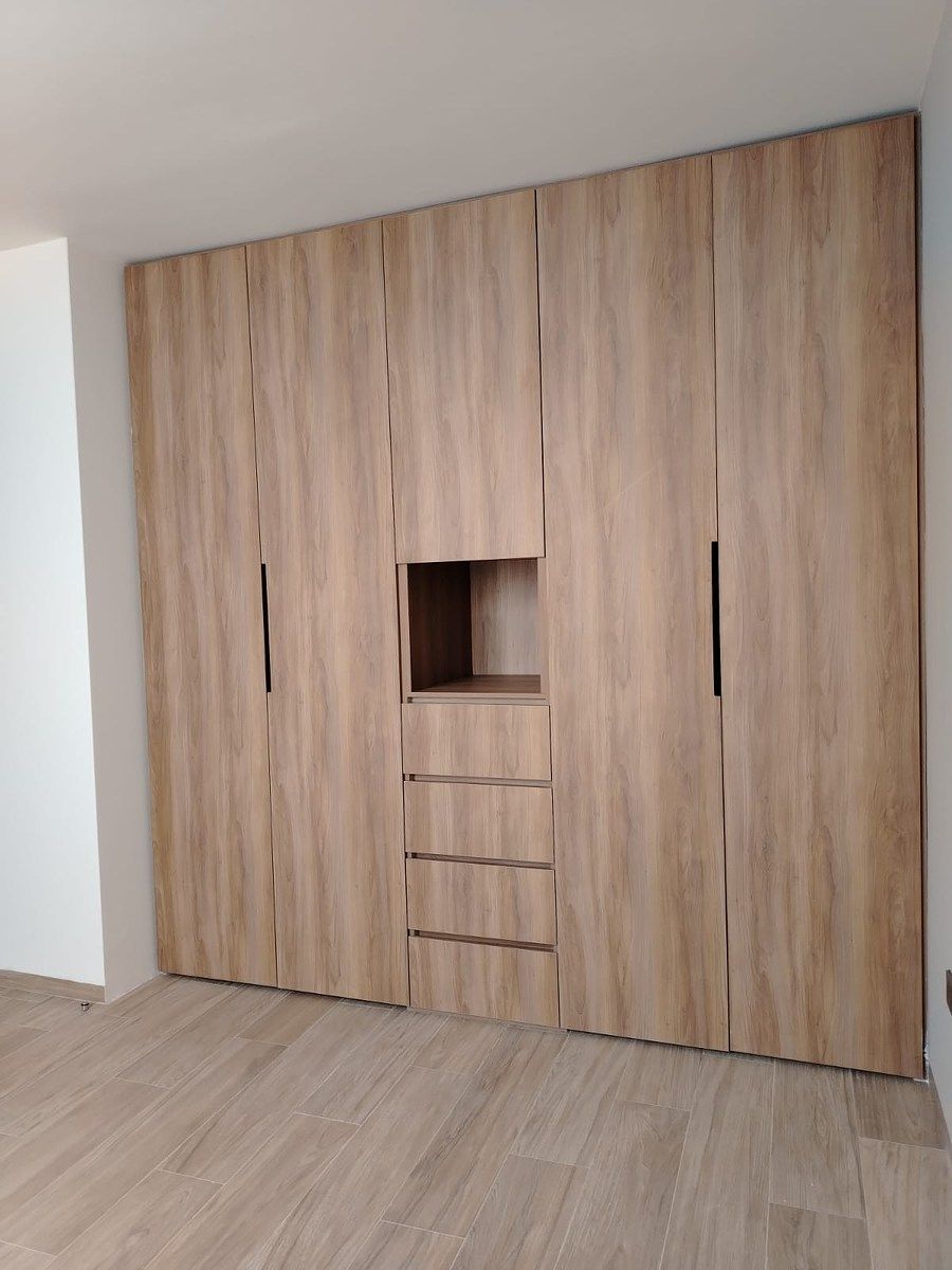 12 of 23: Closet habitación secundaria