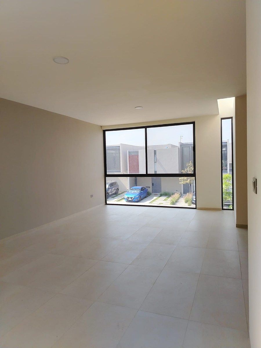 17 of 23: Área de sala y comedor