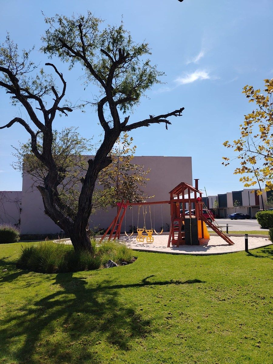 22 of 23: Juegos infantiles