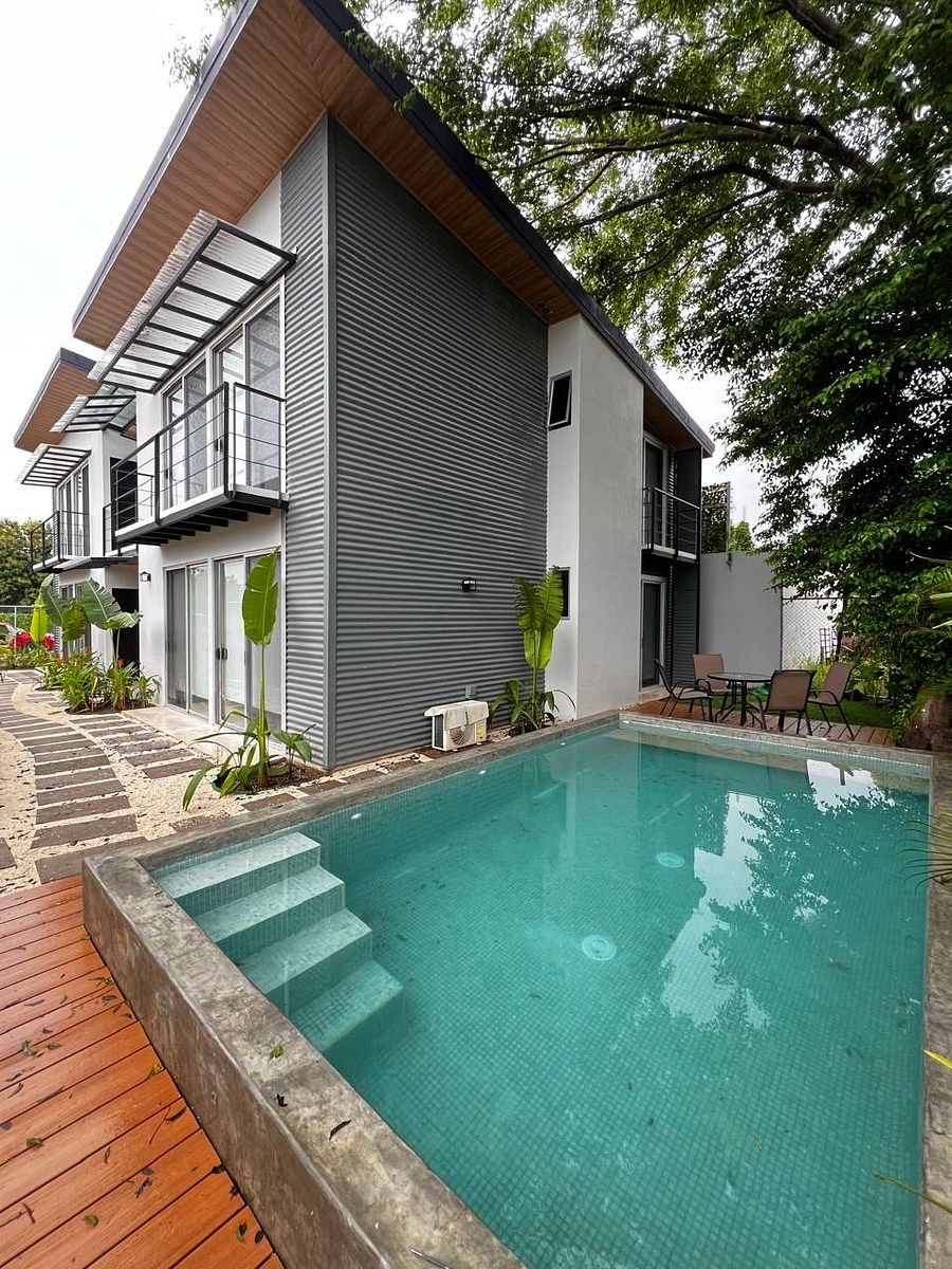 day view of pool, photo 15 of 18