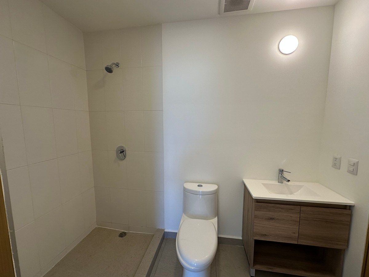 8 de 9: Baño completo