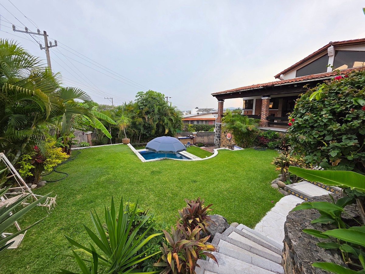 6 de 40: Vista general desde la entrada principal.