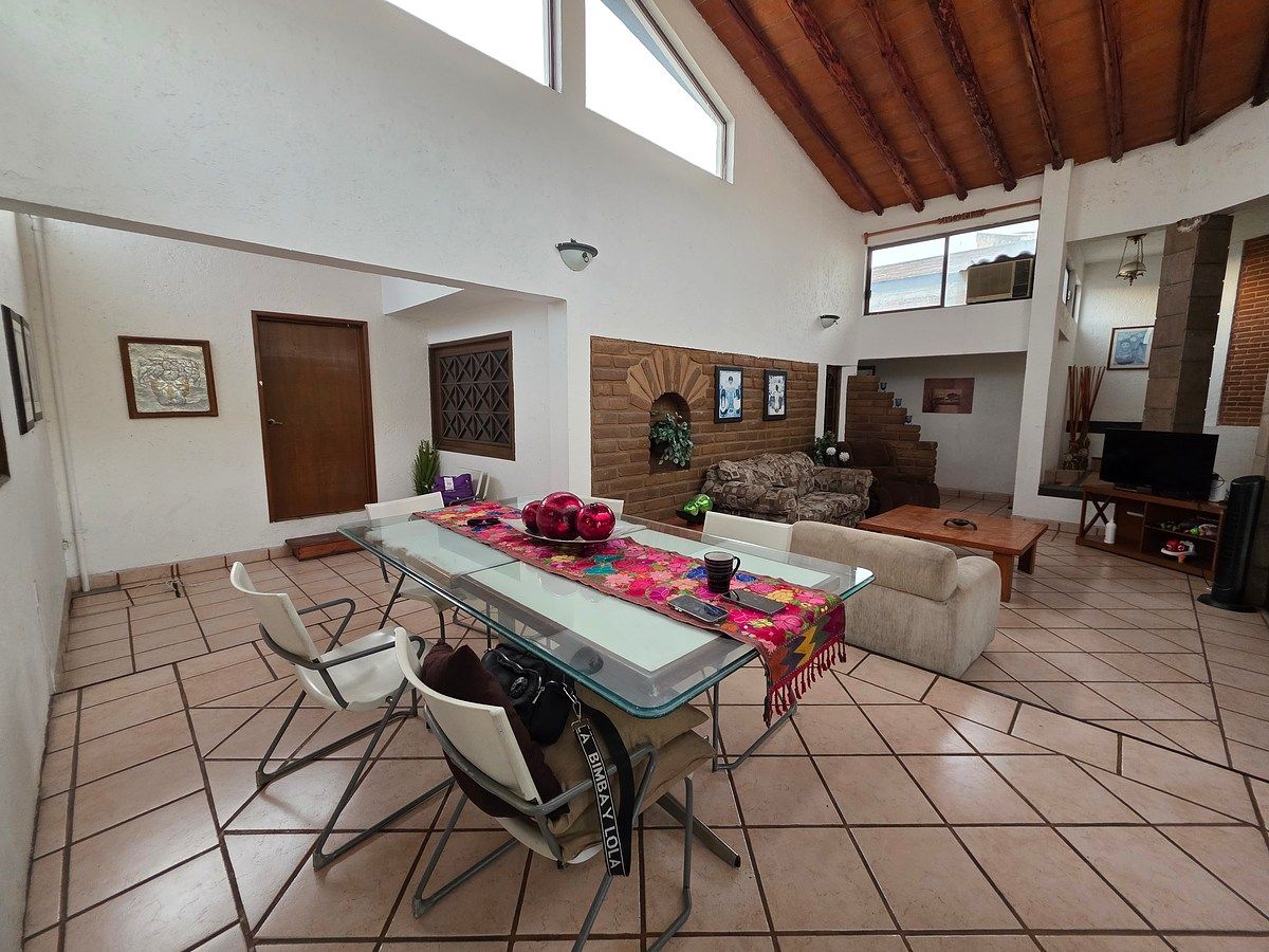 16 de 40: Comedor y sala de estar.