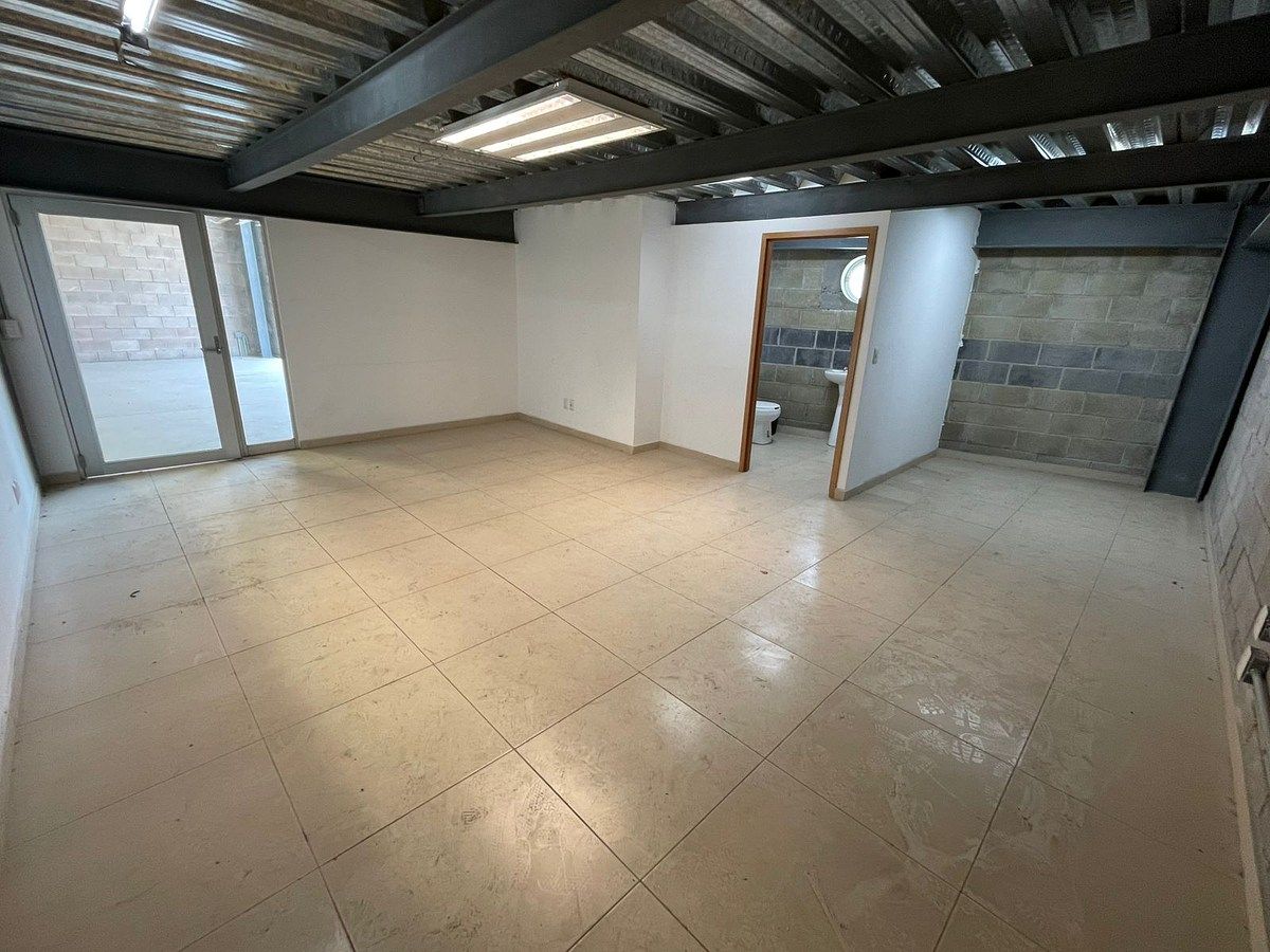 Commercial Storage Unit in Cumbres de Conín, El Marqués, photo 6 of 15