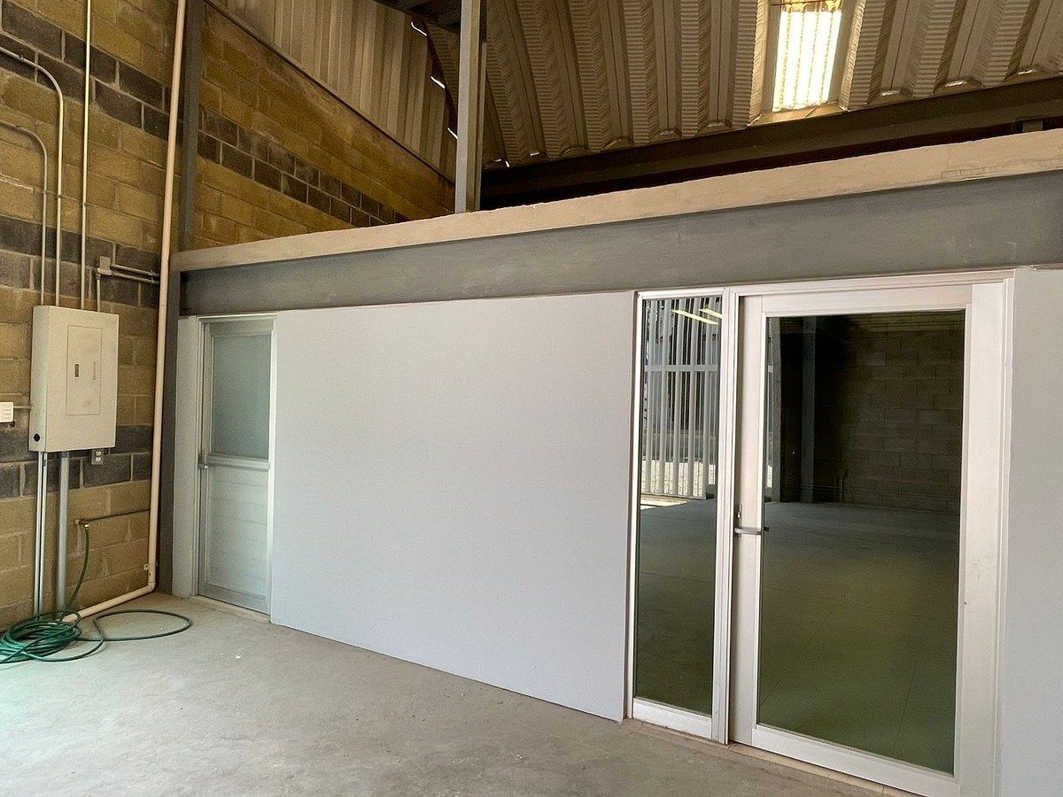 Commercial Storage Unit in Cumbres de Conín, El Marqués, photo 3 of 15