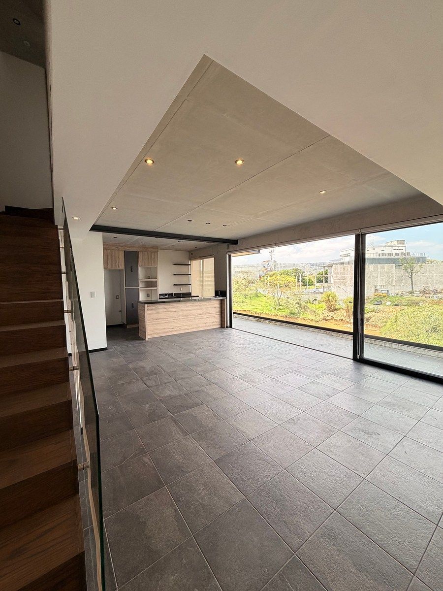 38 de 39: Sala - comedor - Balcón