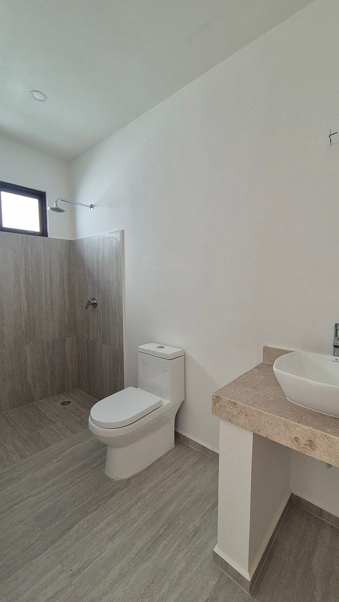 13 de 35: Baño de cuarto de servicio