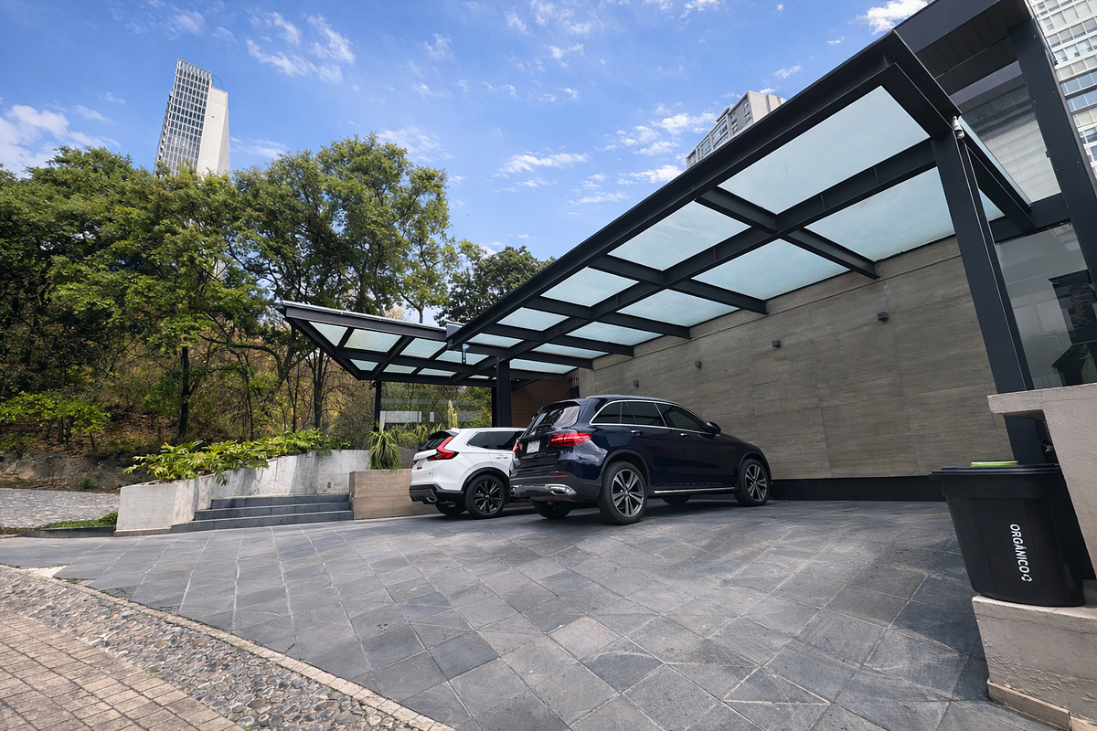 10 of 15: Estacionamiento para 3 autos