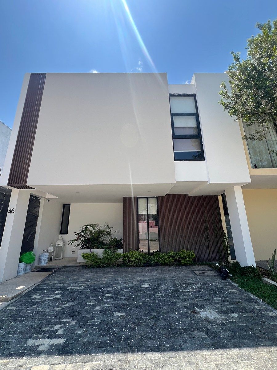 RENTA DE HERMOSA CASA RESIDENCIAL ARBOLADA $32,000 AMUEBLADA CON ALBERCA, foto 1 de 22