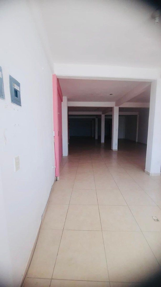 3 de 8: Local Renta Av Melchor ocampo a un lado de papeleria daber