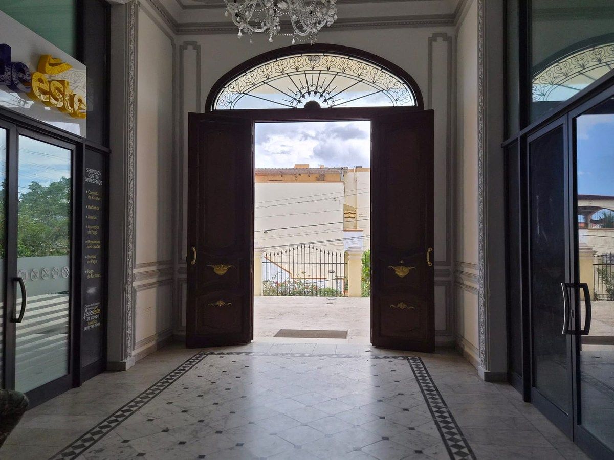 7 de 13: LOCAL EDESUR