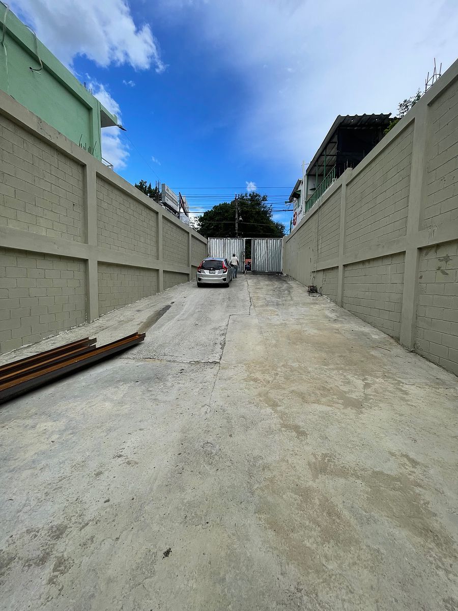 Nave en la Isabel Aguiar, foto 1 de 10