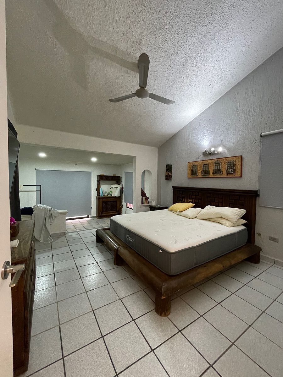 15 de 17: Recamara Principal + Estancia + Balcon