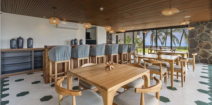 12 of 25: ÁREA DE RESTAURANTE