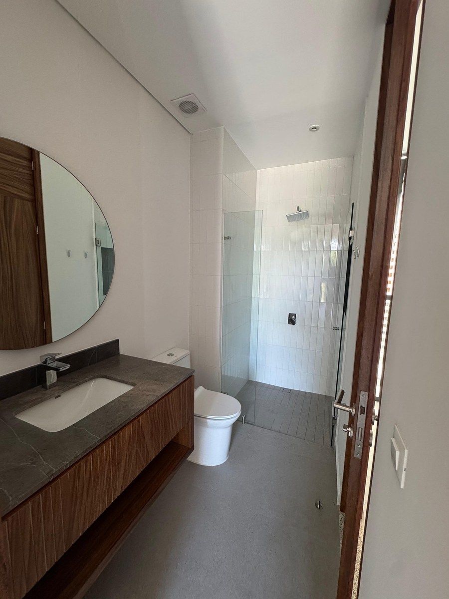 22 of 25: BAÑO COMPLETO