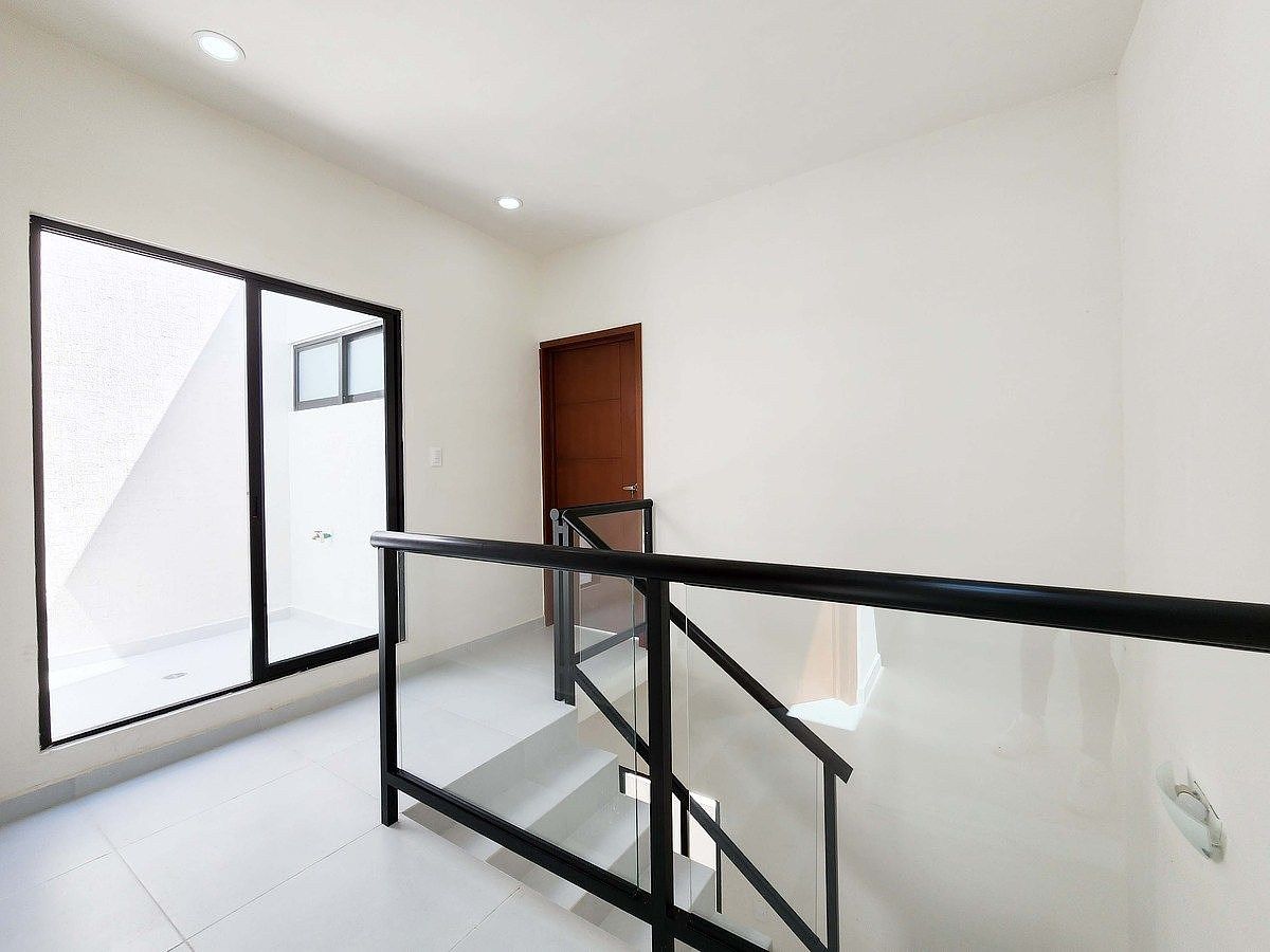 16 of 24: *IMÁGENES ILUSTRATIVAS*