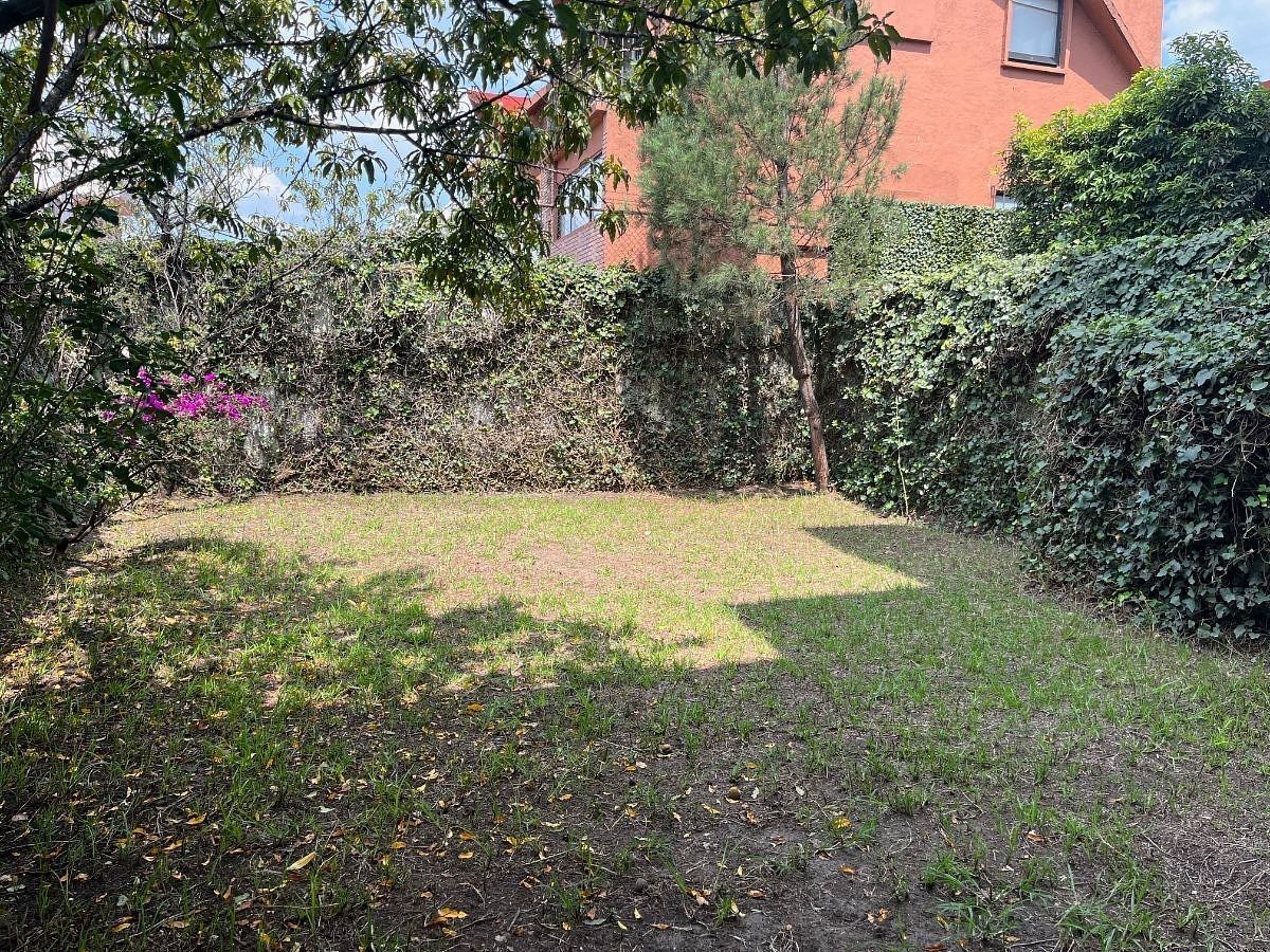 Casa en Venta en Lomas de Chapultepec para remodelar o demoler, foto 1 de 19