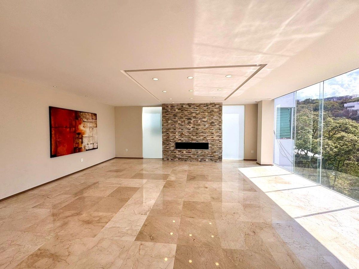 5 de 43: Chimenea en estancia