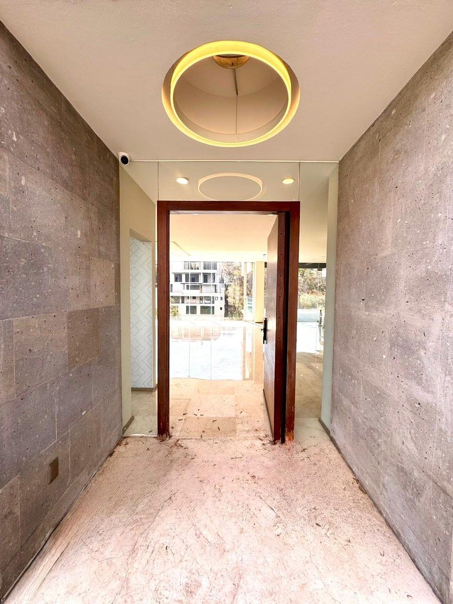 3 de 43: Entrada Principal