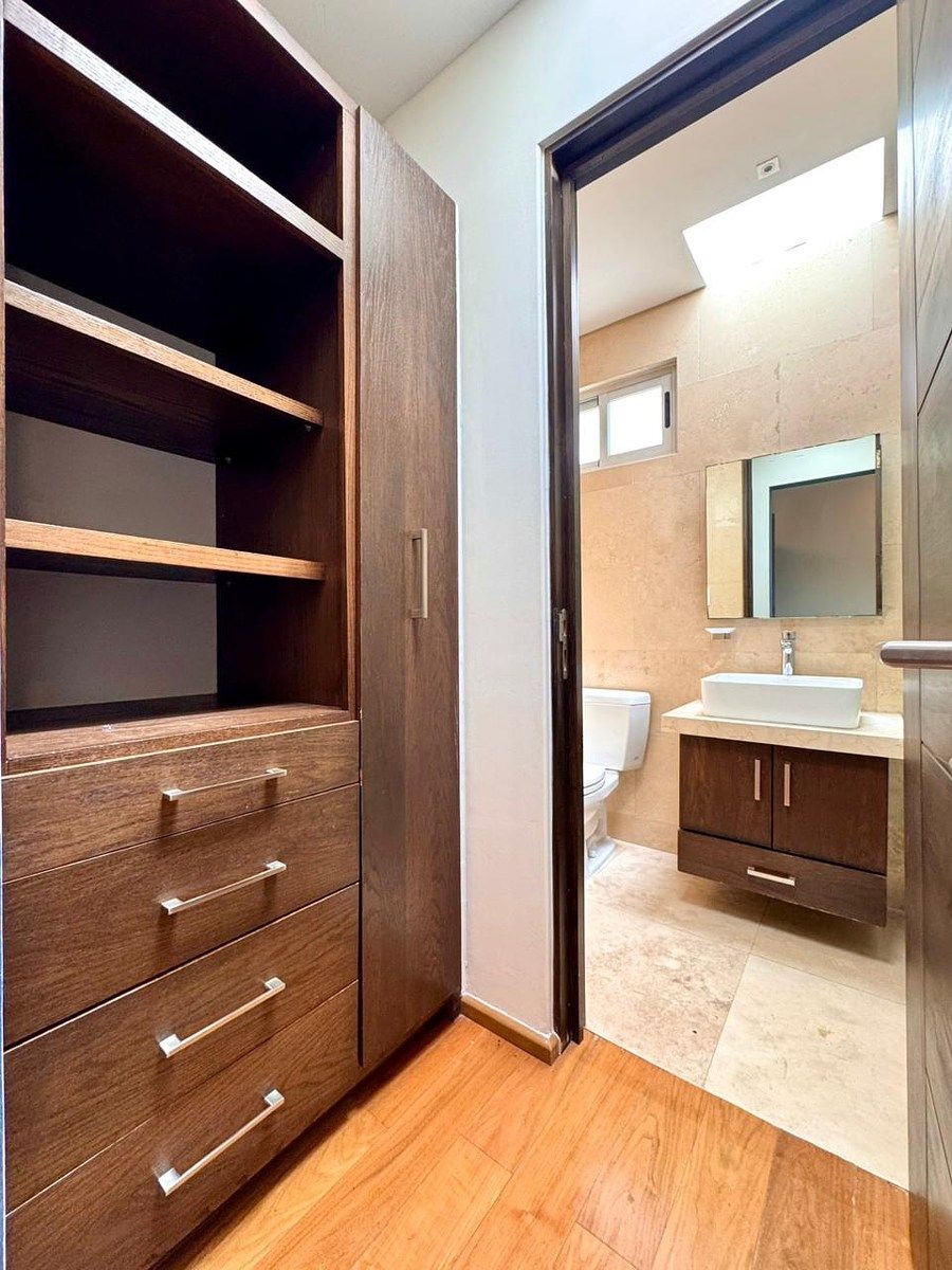 22 de 43: Walking clóset recámara secundaria