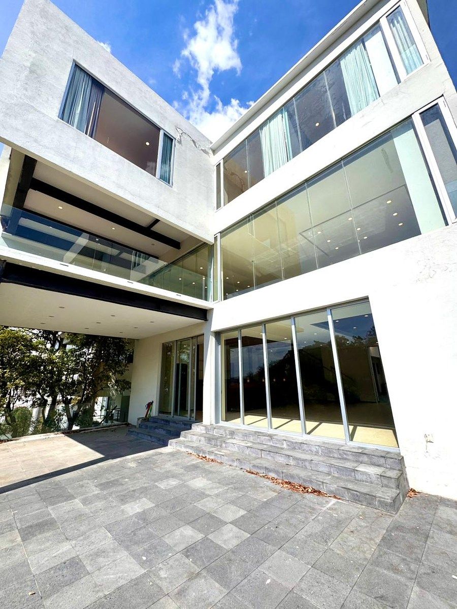 38 de 43: Fachada Trasera